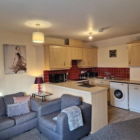 Hereford - Mayflower Coach House, Modern 2 Bedroom Property With Parking, Located South Of Hereford City, Suitable For Small Family, Couple Or Contractors - Sleeps Up To 5 Guests - Hosted By Rentmyhouse Bagian luar foto