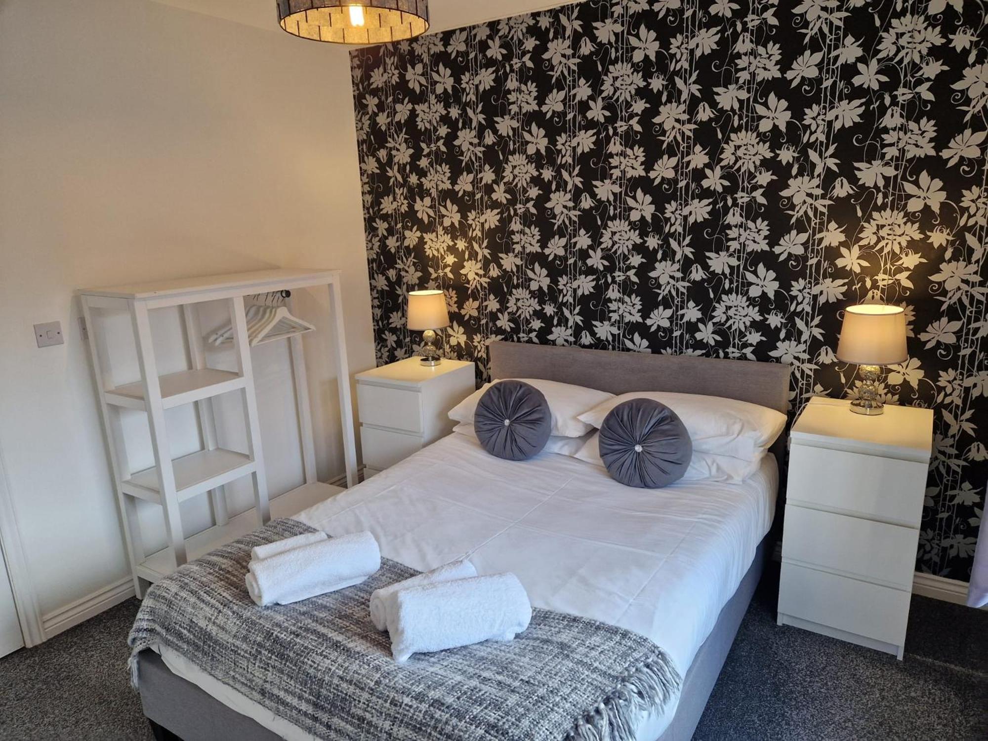 Hereford - Mayflower Coach House, Modern 2 Bedroom Property With Parking, Located South Of Hereford City, Suitable For Small Family, Couple Or Contractors - Sleeps Up To 5 Guests - Hosted By Rentmyhouse Bagian luar foto