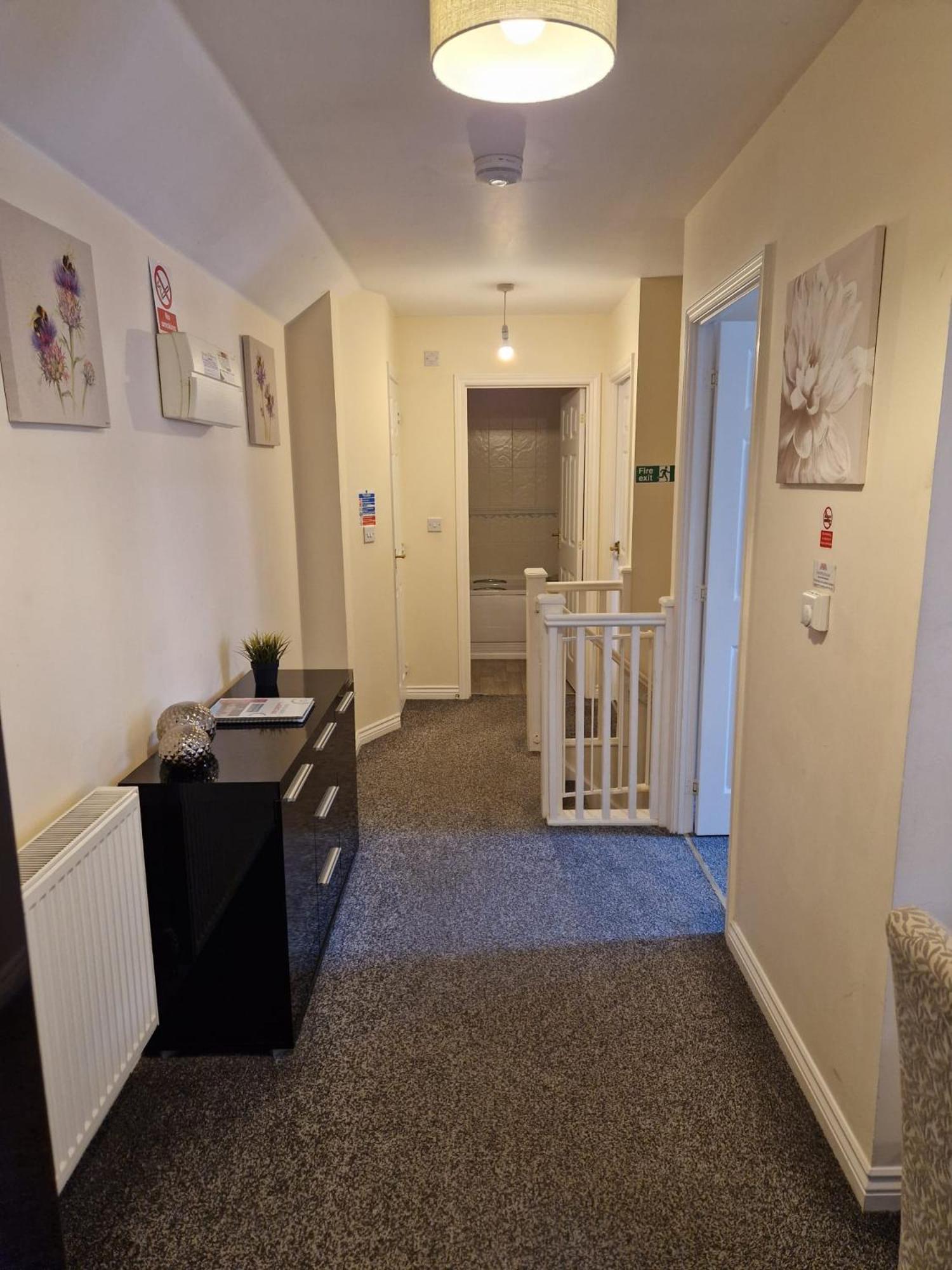 Hereford - Mayflower Coach House, Modern 2 Bedroom Property With Parking, Located South Of Hereford City, Suitable For Small Family, Couple Or Contractors - Sleeps Up To 5 Guests - Hosted By Rentmyhouse Bagian luar foto